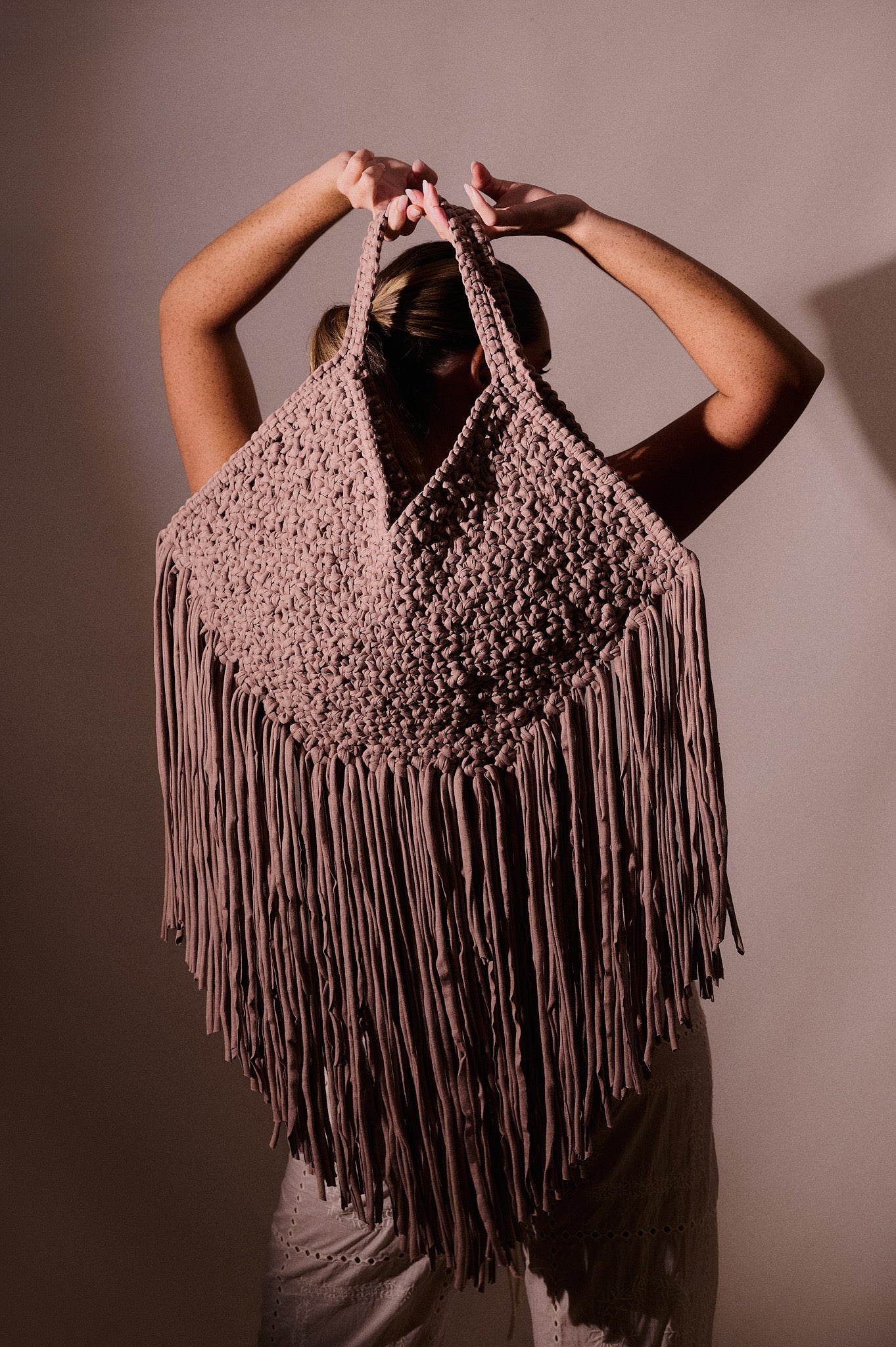 THE MAXI IKIGAI TOTE IN MOCHA